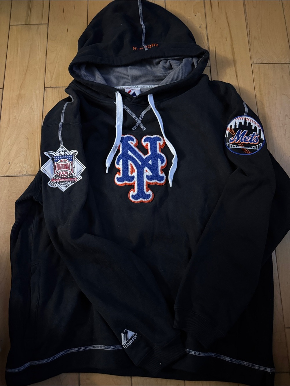 Majestic Black New York Mets Pullover Hoodie with Team Crest